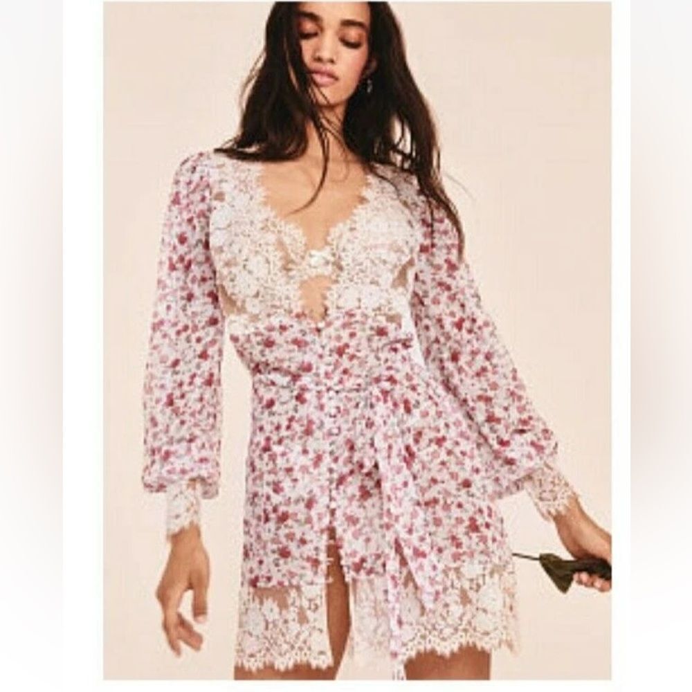 FOR LOVE & LEMONS Melrose White Floral Robe -Victoria's Secret Sz XS NEW